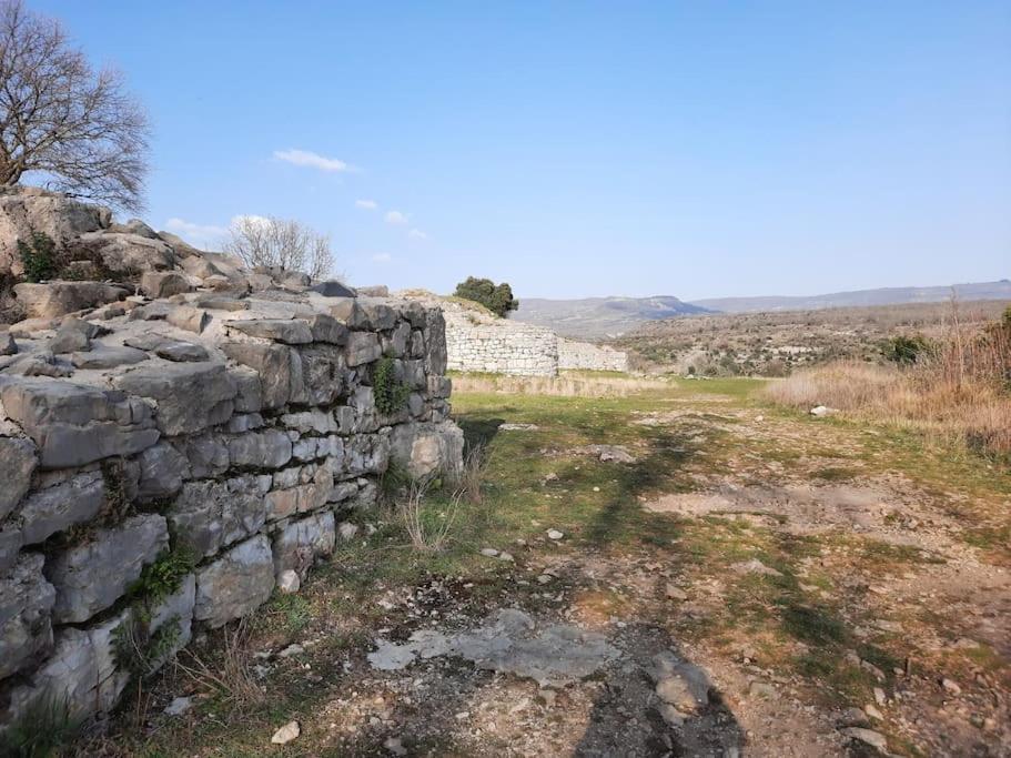 L'Ardetente Lussas Luaran gambar